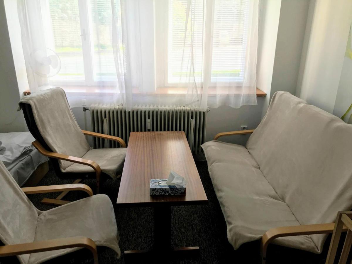 Appartamento Apartman Na Namesti Opočno Esterno foto