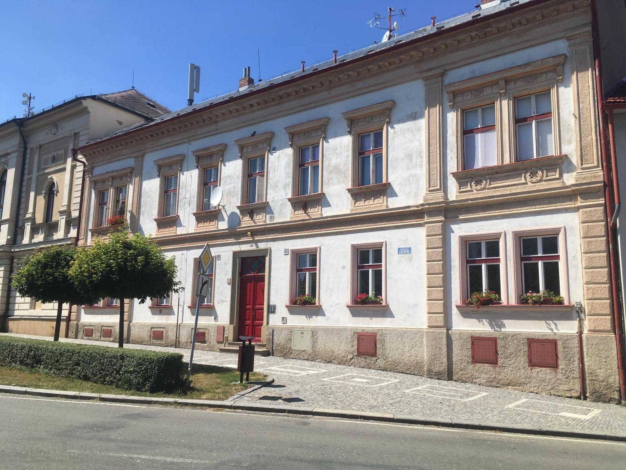 Appartamento Apartman Na Namesti Opočno Esterno foto