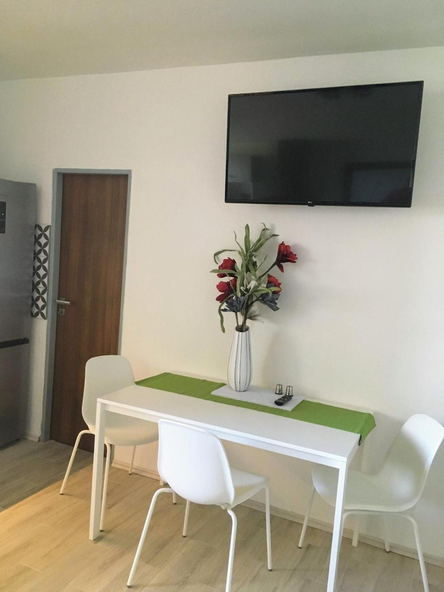 Appartamento Apartman Na Namesti Opočno Esterno foto