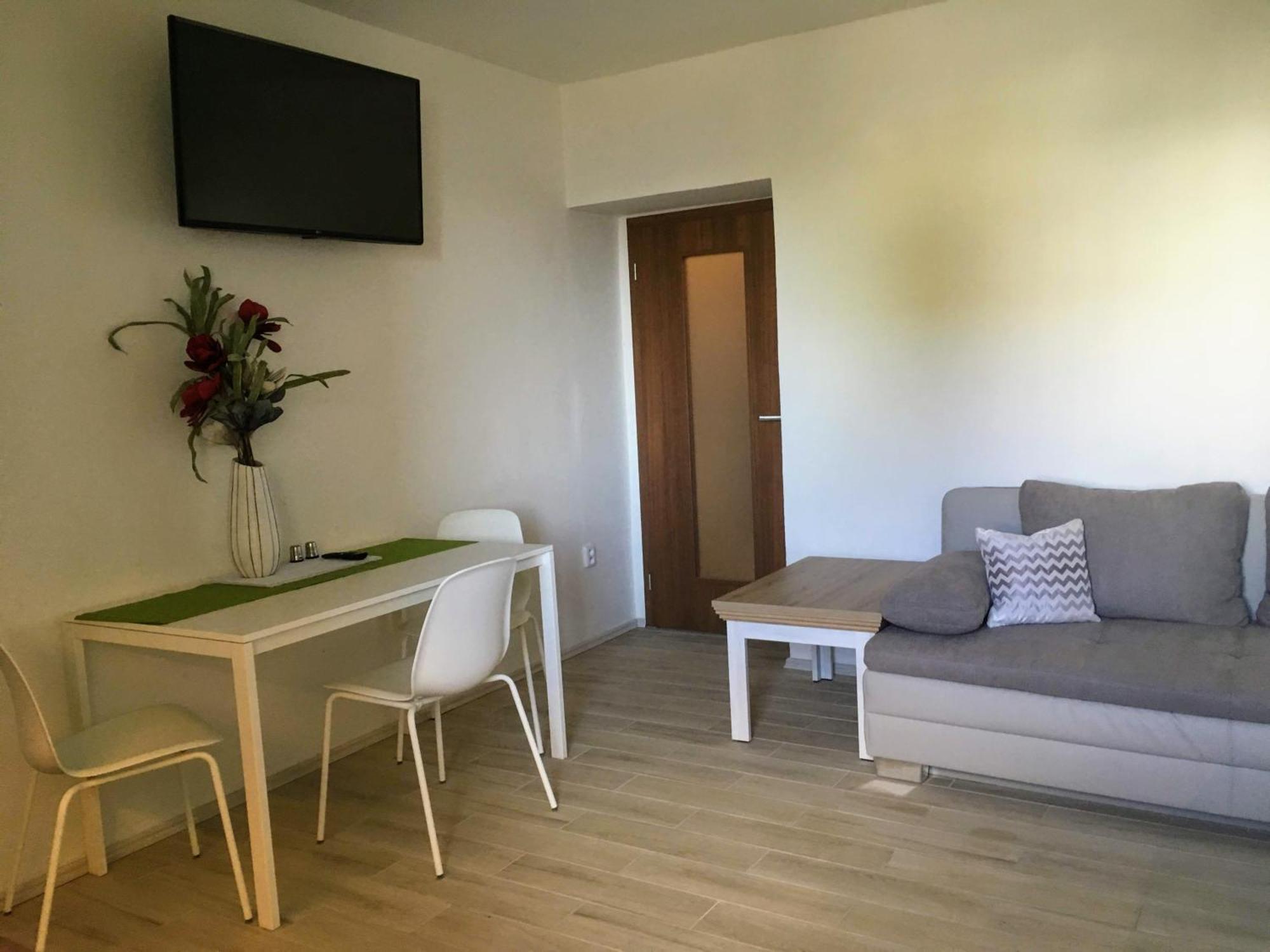 Appartamento Apartman Na Namesti Opočno Esterno foto