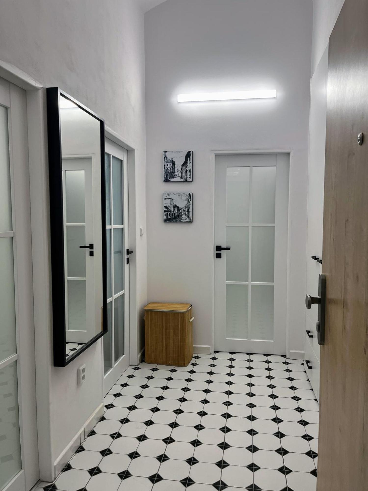 Appartamento Apartman Na Namesti Opočno Esterno foto